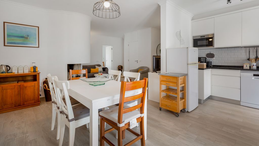 1 BDR Vilamoura Escape W/ Patio by LovelyStay