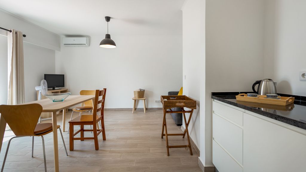 2 BDR Vilamoura Escape W/ Balcony by LovelyStay