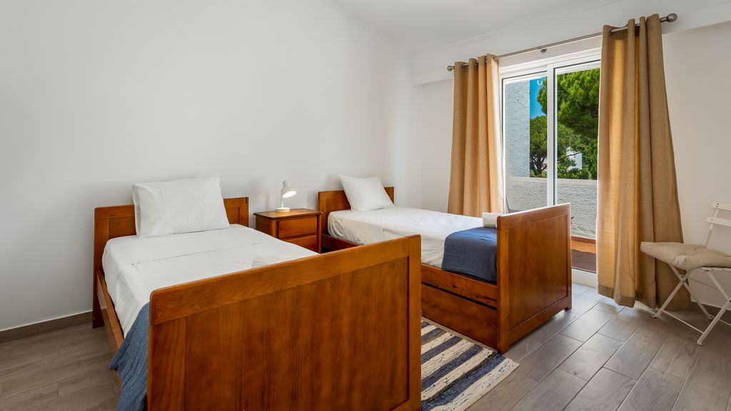 2 BDR Vilamoura Escape W/ Balcony by LovelyStay