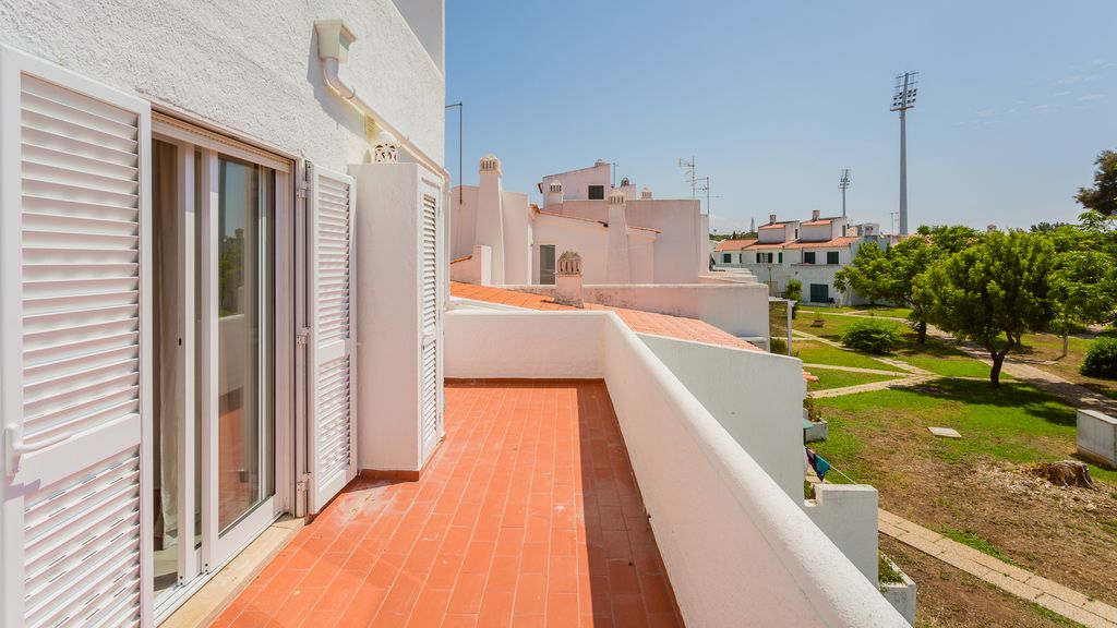 2 BDR Vilamoura Escape W/ Balcony by LovelyStay