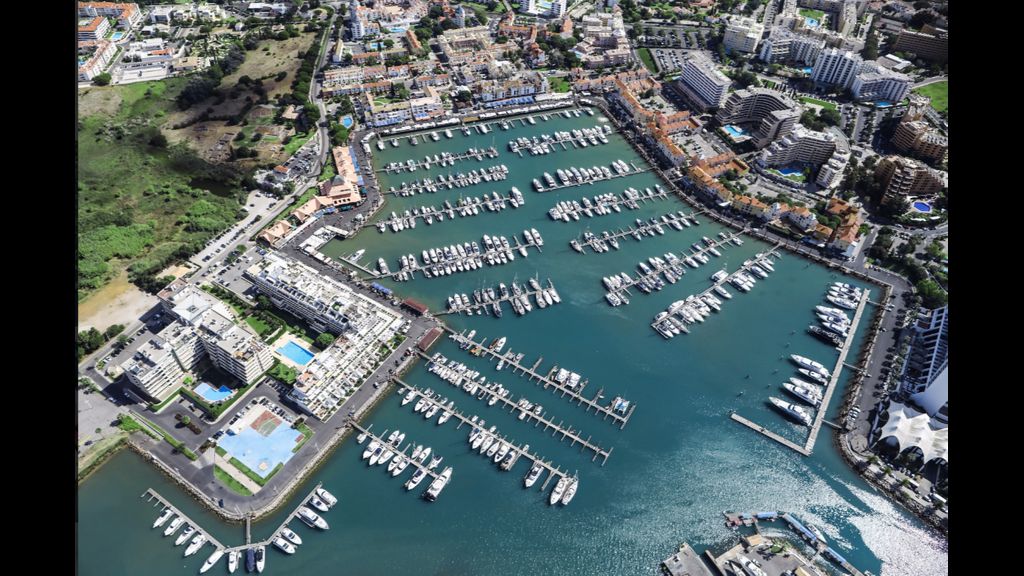 2 BDR Vilamoura Escape W/ Balcony by LovelyStay