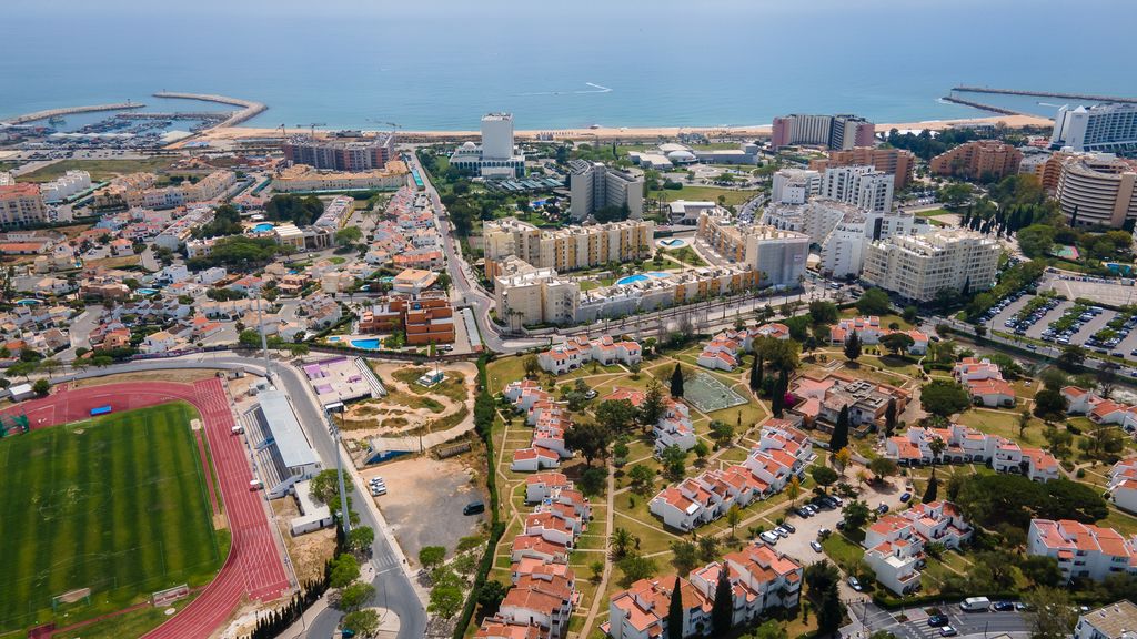 2 BDR Vilamoura Escape W/ Balcony by LovelyStay