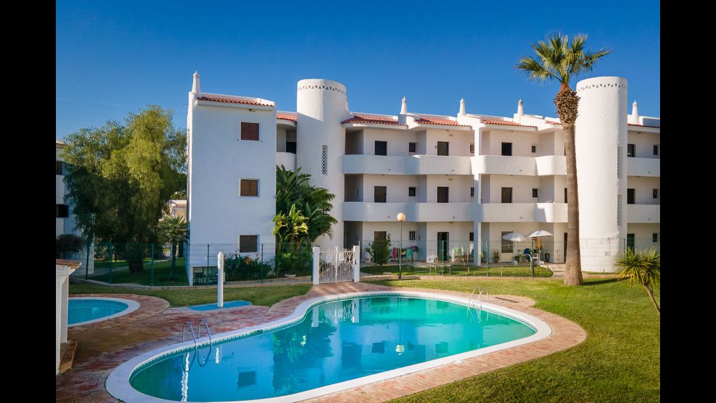 Terraços do Mar Flat W/ Pool by LovelyStay