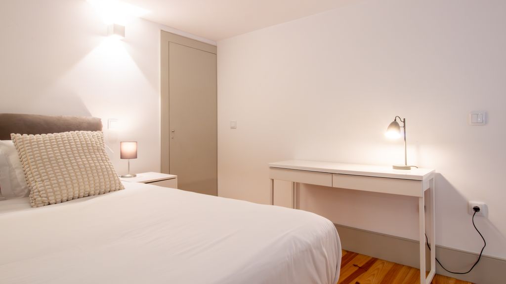 Central Stunning Duplex w/ Patio by LovelyStay