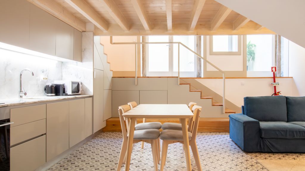 Central Stunning Duplex w/ Patio by LovelyStay