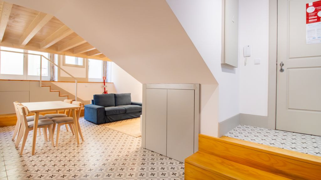 Central Stunning Duplex w/ Patio by LovelyStay