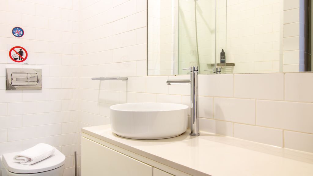 Central Stunning Duplex w/ Patio by LovelyStay