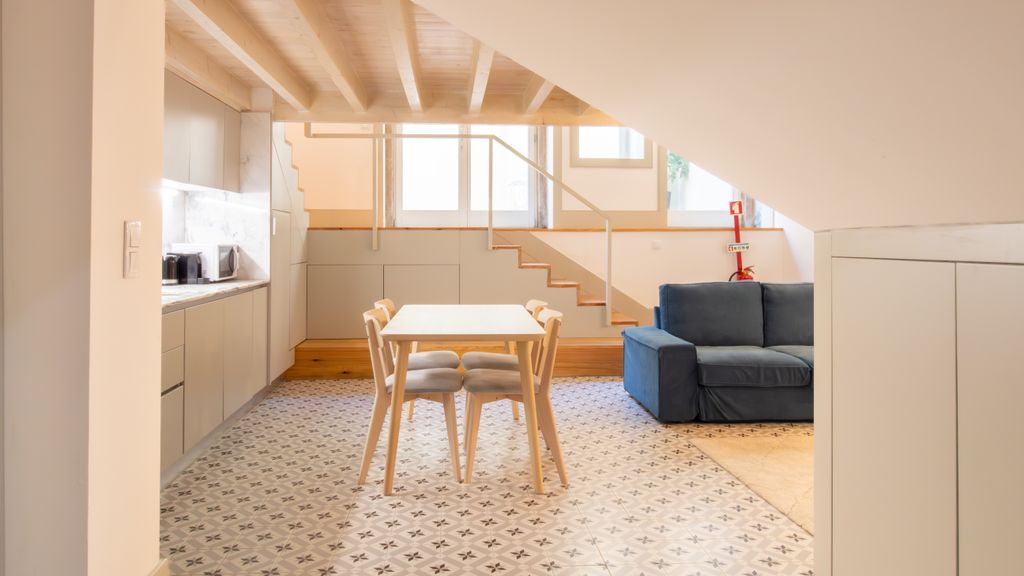 Central Stunning Duplex w/ Patio by LovelyStay
