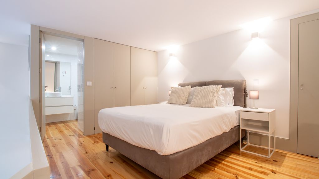 Central Stunning Duplex w/ Patio by LovelyStay