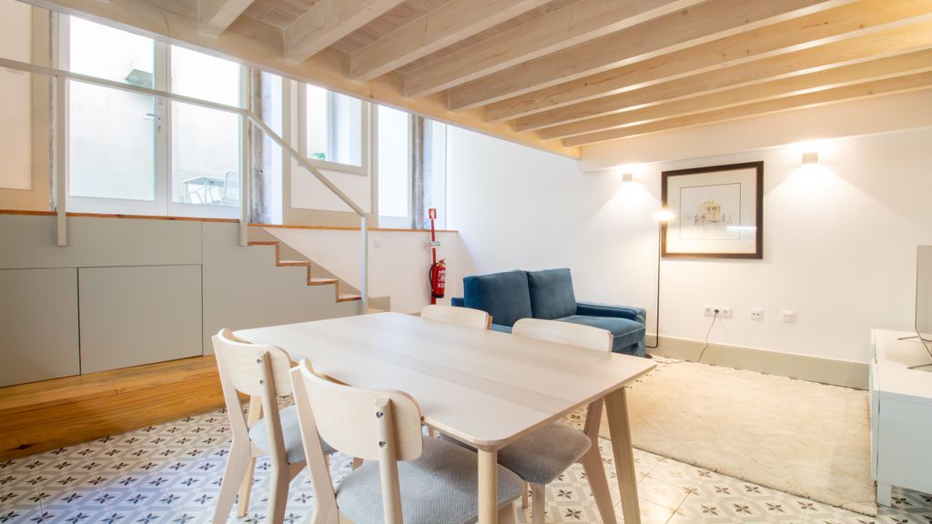 Central Stunning Duplex w/ Patio by LovelyStay