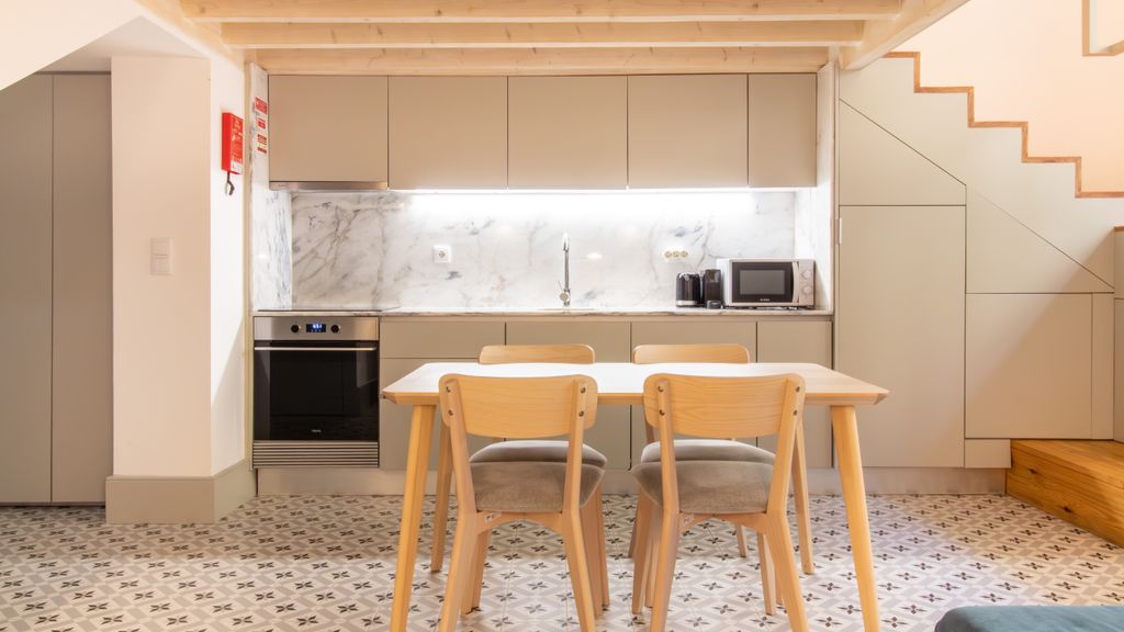 Central Stunning Duplex w/ Patio by LovelyStay