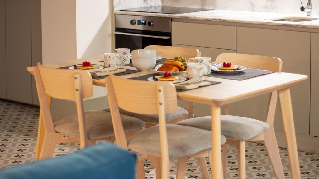 Central Stunning Duplex w/ Patio by LovelyStay