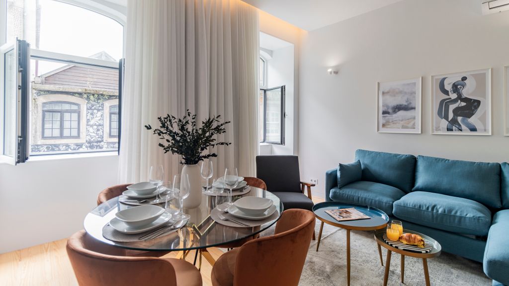 Almada 551 - 1.1 l Stylish Getaway by LovelyStay