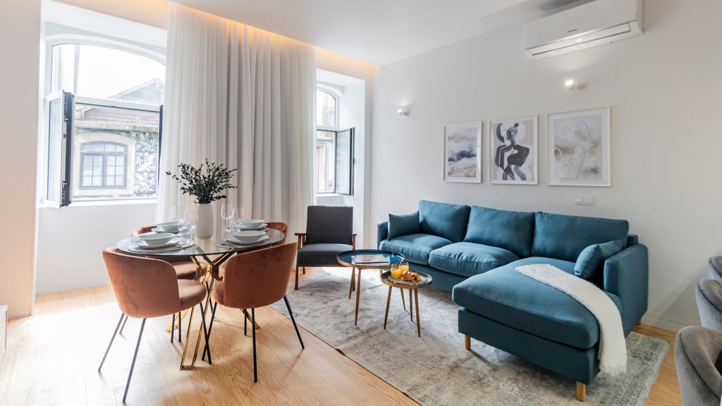 Almada 551 - 1.1 l Stylish Getaway by LovelyStay