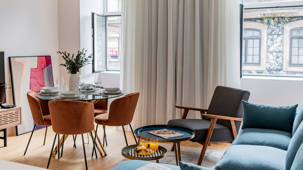 Almada 551 - 1.1 l Stylish Getaway by LovelyStay
