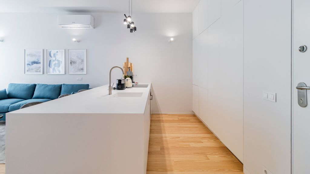 Almada 551 - 1.1 l Stylish Getaway by LovelyStay