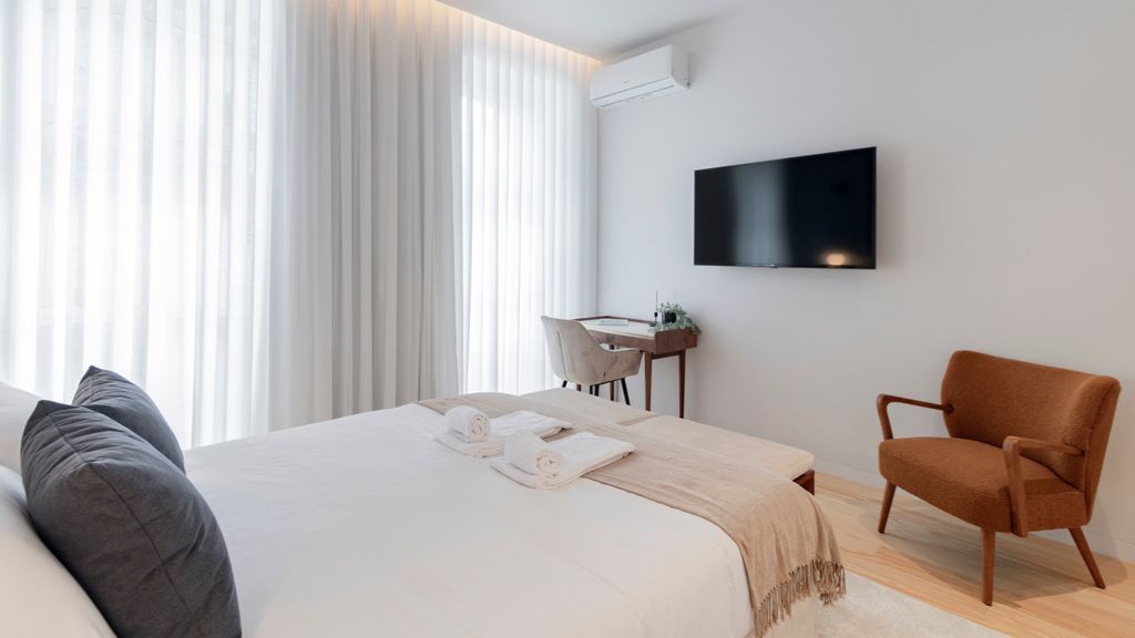 Almada 551 - 1.1 l Stylish Getaway by LovelyStay
