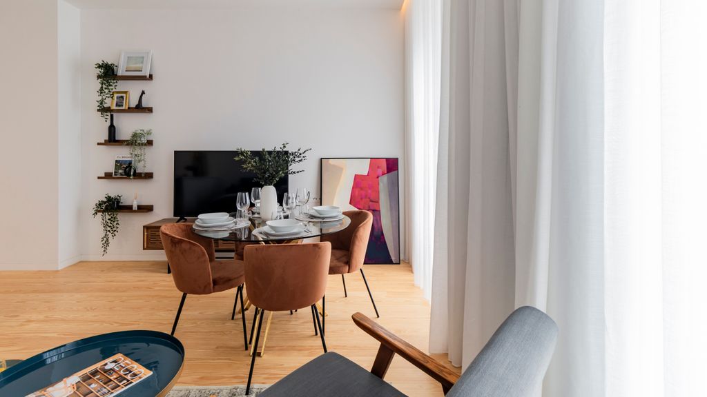 Almada 551 - 1.1 l Stylish Getaway by LovelyStay
