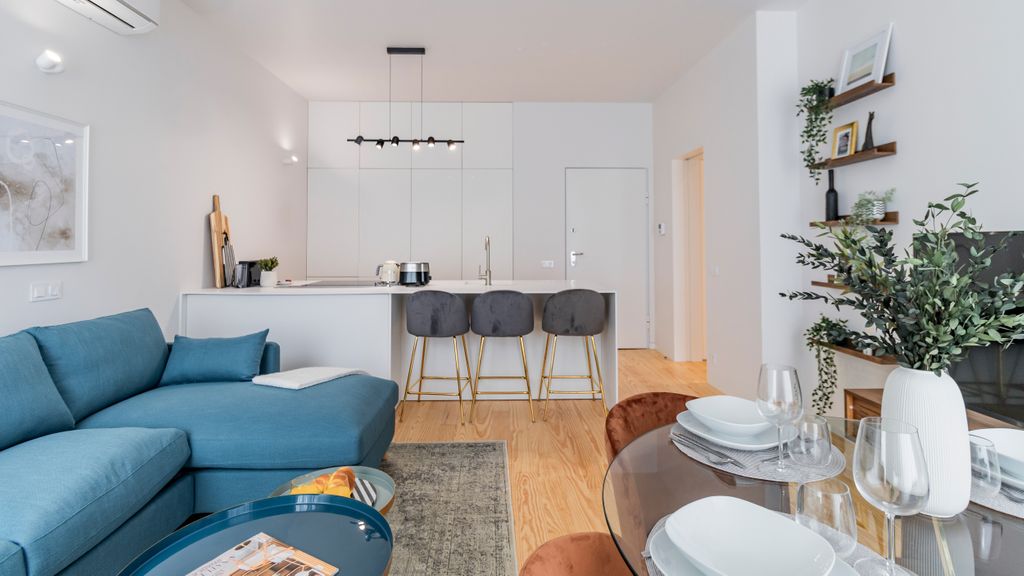 Almada 551 - 1.1 l Stylish Getaway by LovelyStay