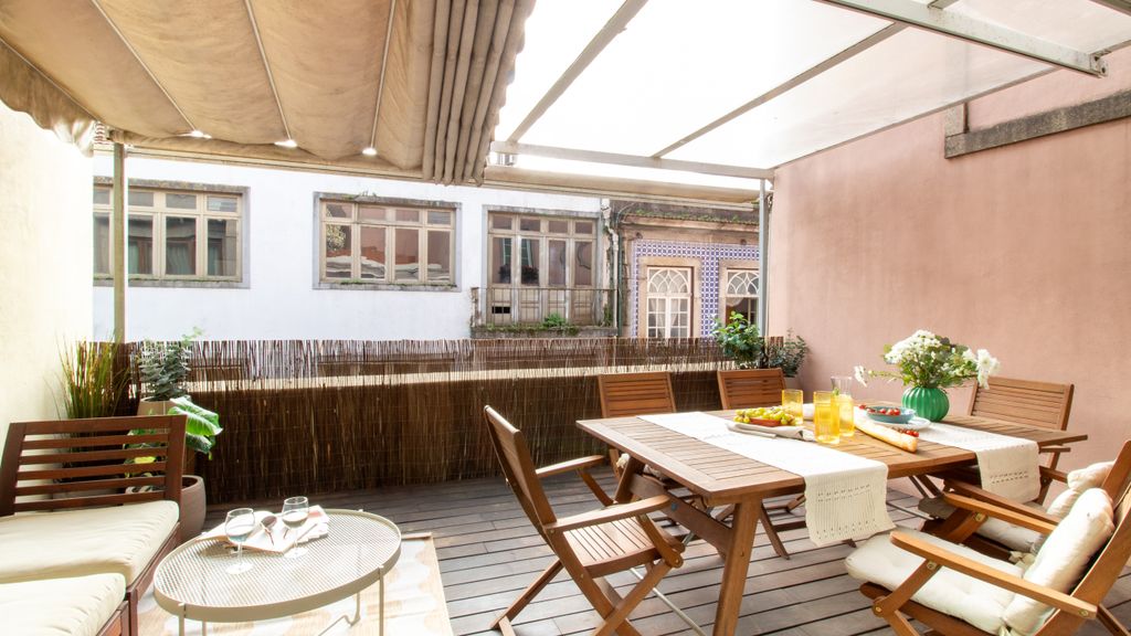 Fábrica Three-Story Charm by LovelyStay