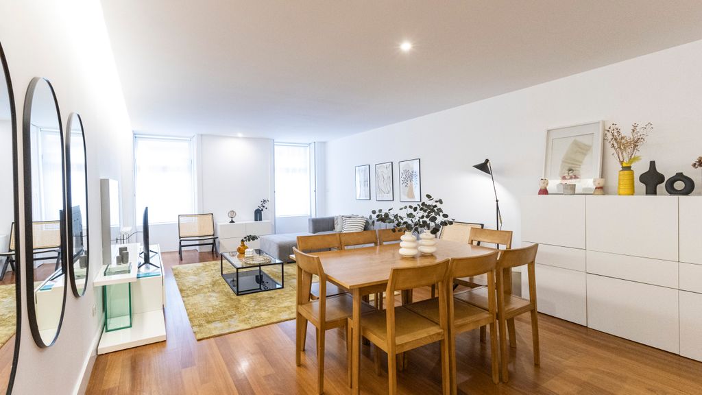 Fábrica Three-Story Charm by LovelyStay