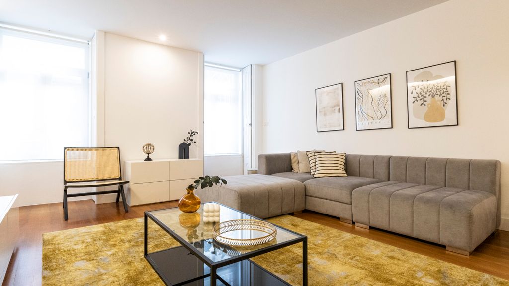 Fábrica Three-Story Charm by LovelyStay