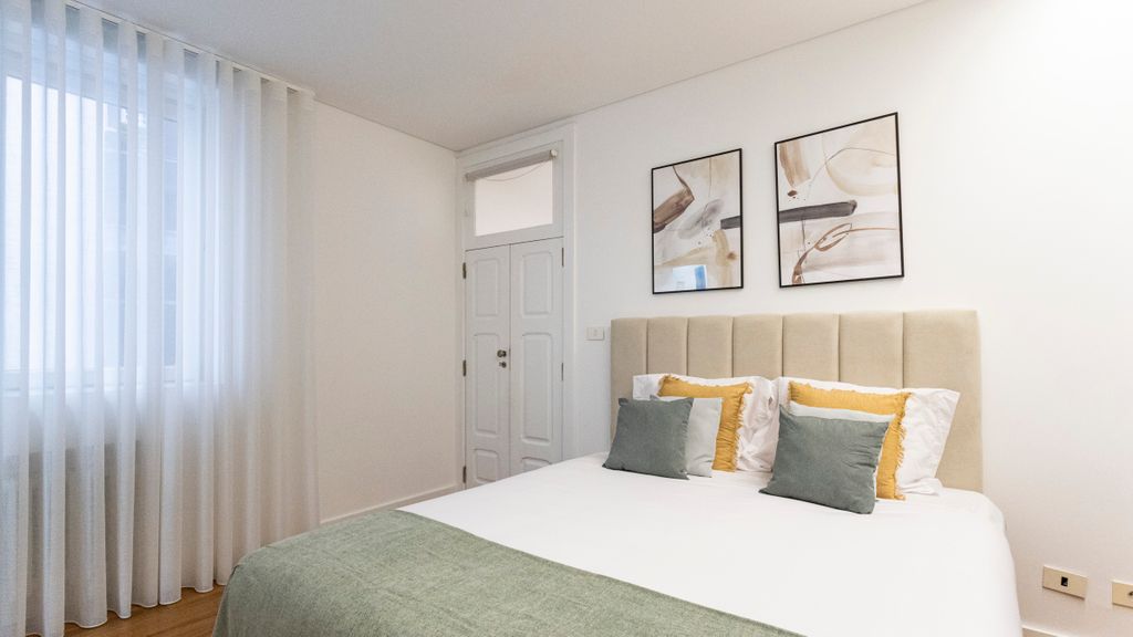 Fábrica Three-Story Charm by LovelyStay