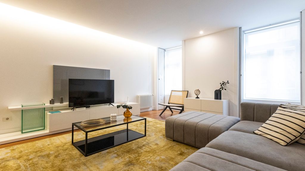 Fábrica Three-Story Charm by LovelyStay