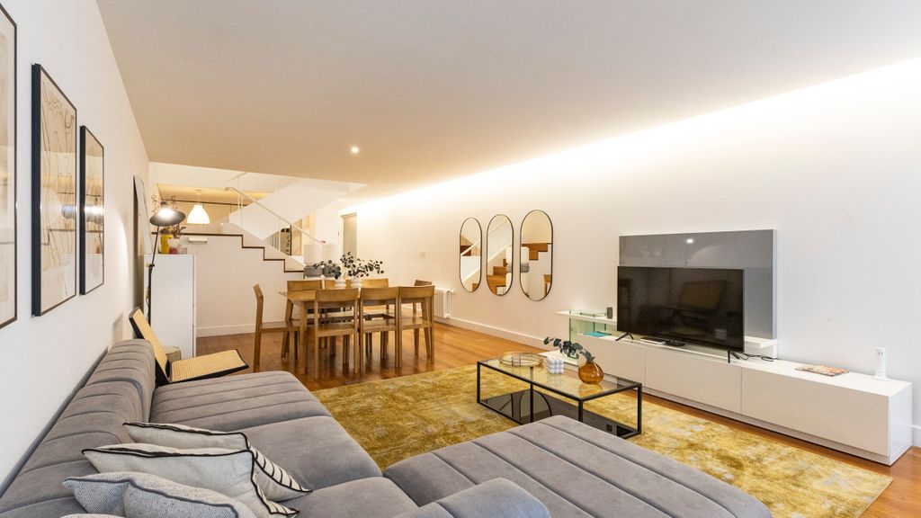 Fábrica Three-Story Charm by LovelyStay