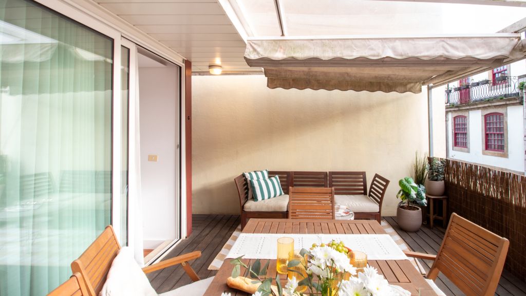 Fábrica Three-Story Charm by LovelyStay