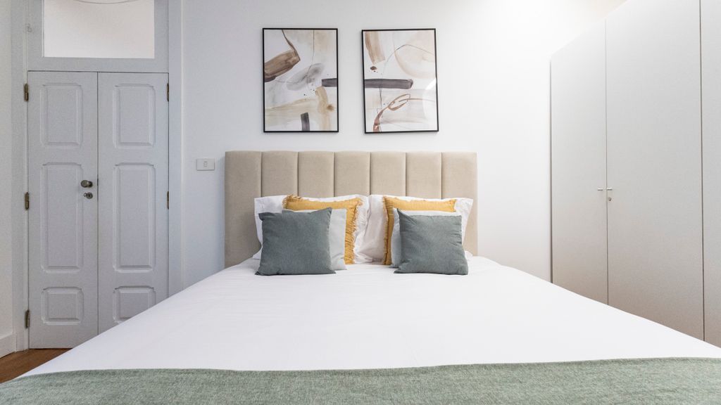 Fábrica Three-Story Charm by LovelyStay