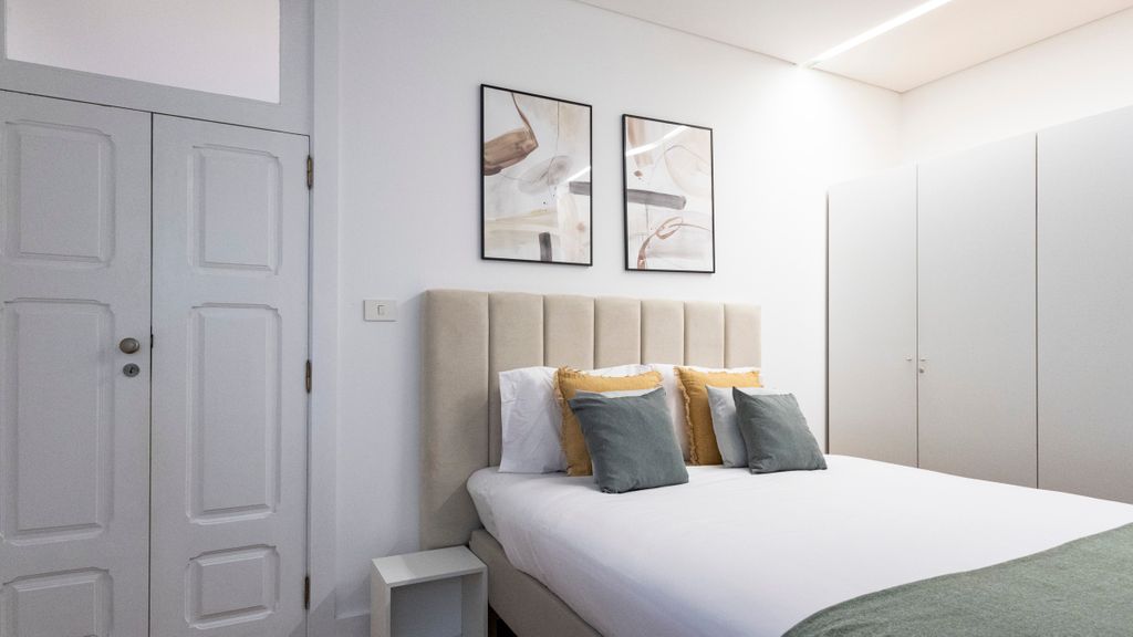 Fábrica Three-Story Charm by LovelyStay