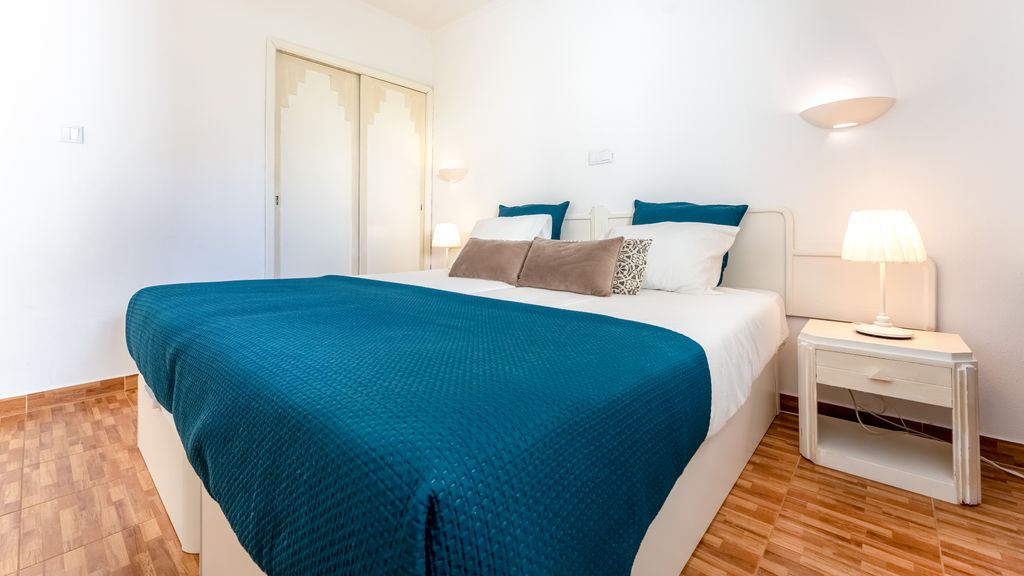Praia da Rocha Apartment by LovelyStay