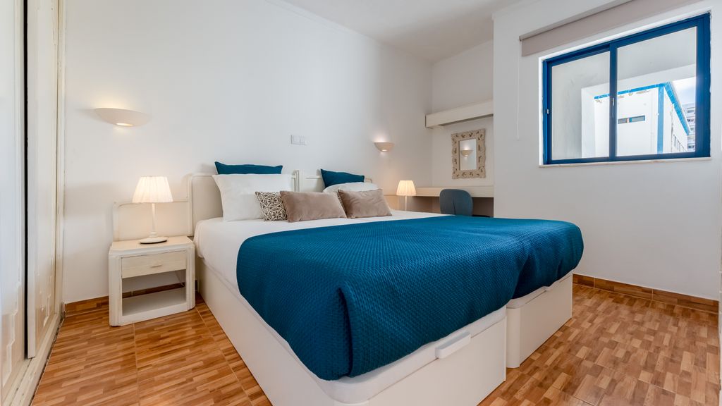 Praia da Rocha Apartment by LovelyStay