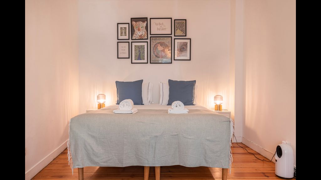 Central 2BR near Tram 28 by LovelyStay