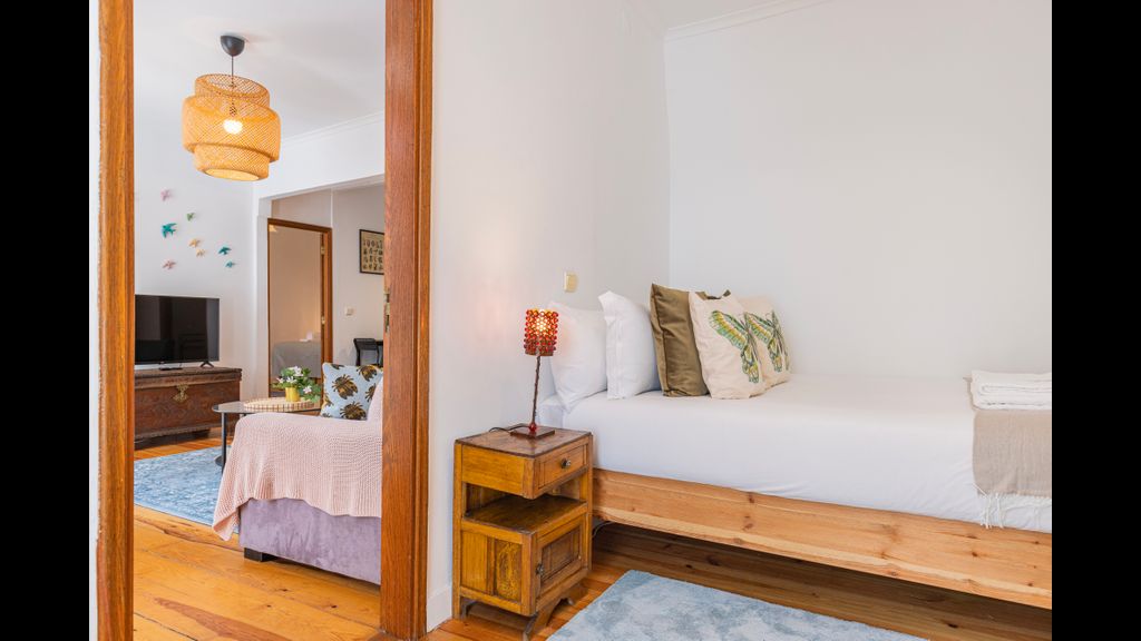Central 2BR near Tram 28 by LovelyStay