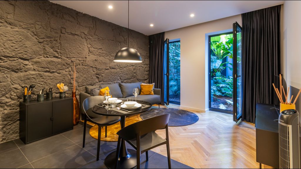 Luxury Oasis in Bonfim by LovelyStay