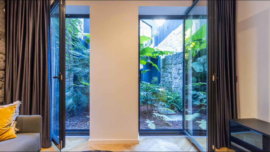 Luxury Oasis in Bonfim by LovelyStay