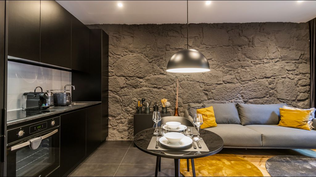 Luxury Oasis in Bonfim by LovelyStay