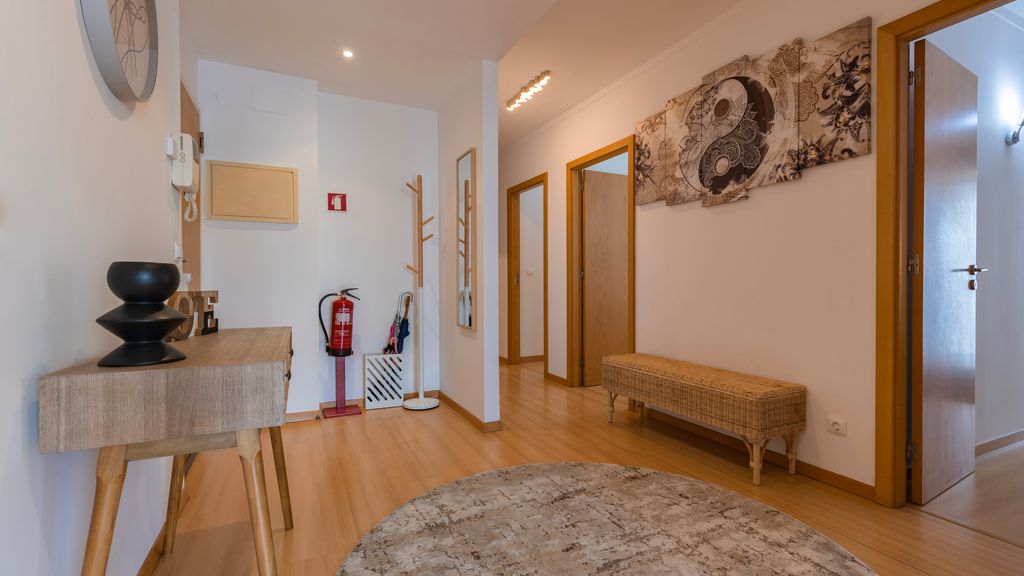 Charm 3BDR Apartment W/Balcony by LovelyStay