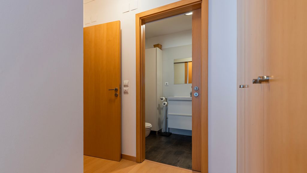 Charm 3BDR Apartment W/Balcony by LovelyStay