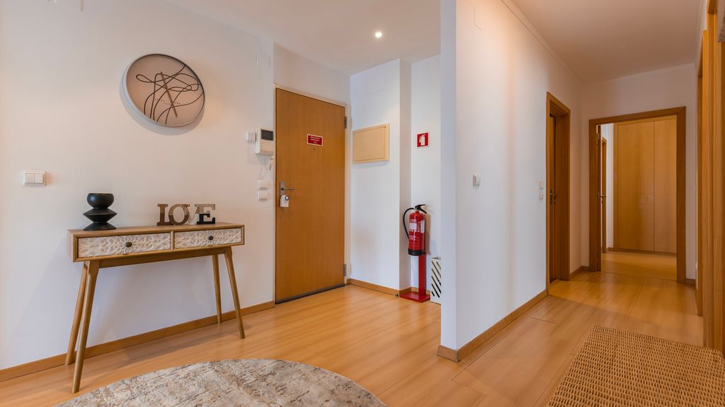 Charm 3BDR Apartment W/Balcony by LovelyStay