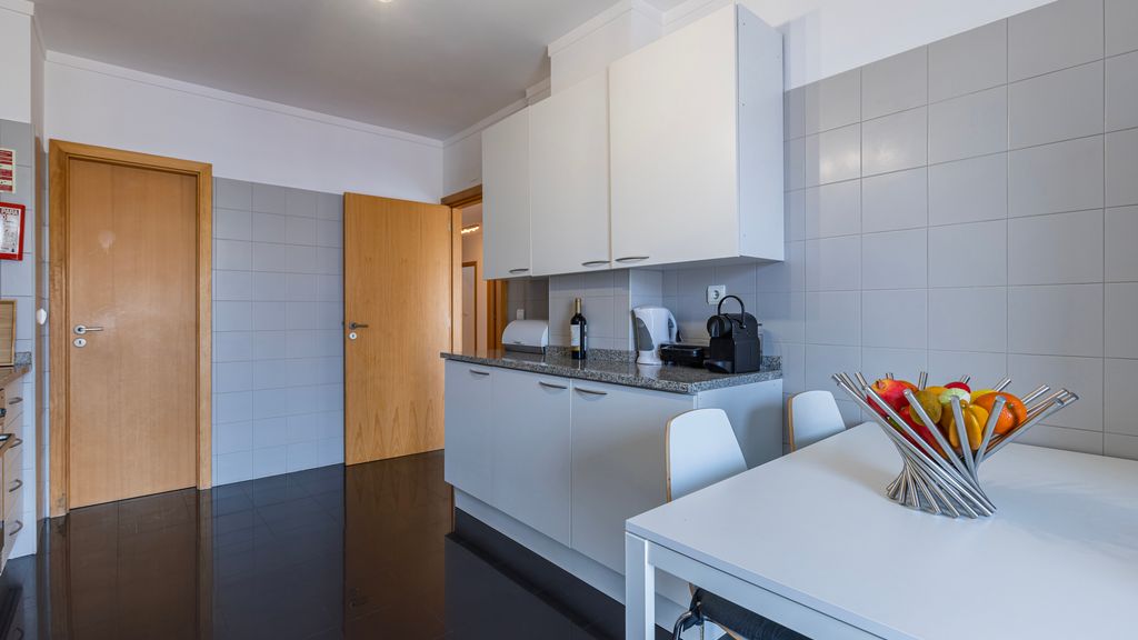 Charm 3BDR Apartment W/Balcony by LovelyStay
