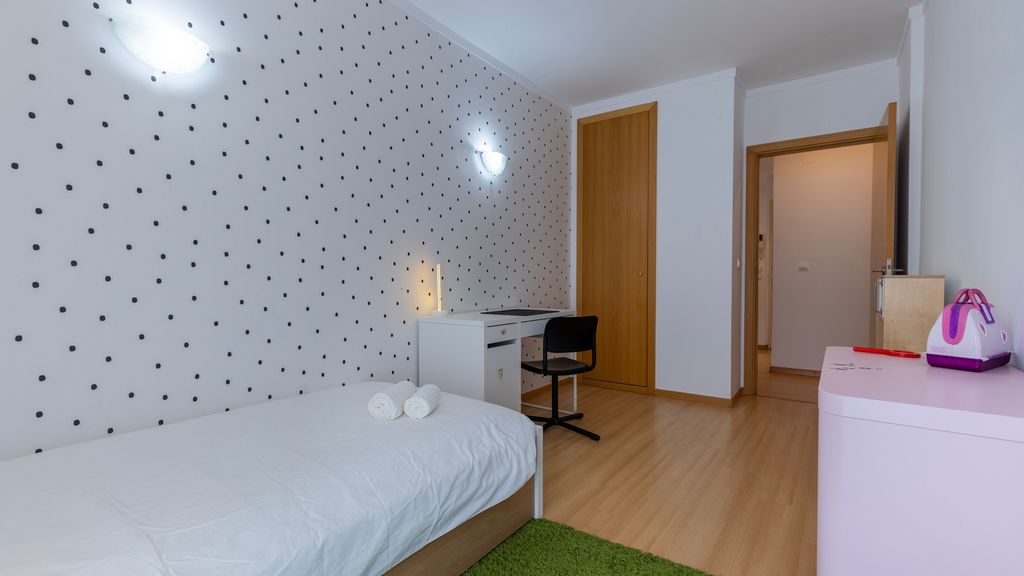 Charm 3BDR Apartment W/Balcony by LovelyStay