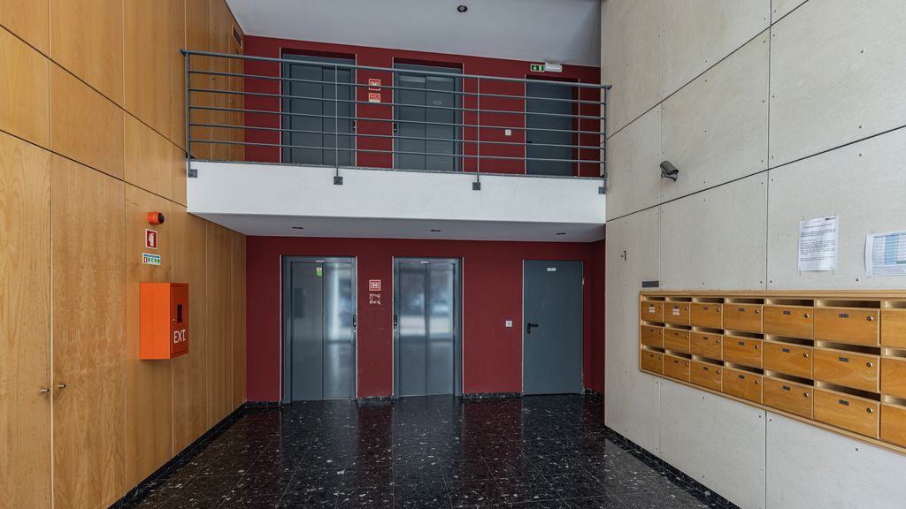 Charm 3BDR Apartment W/Balcony by LovelyStay