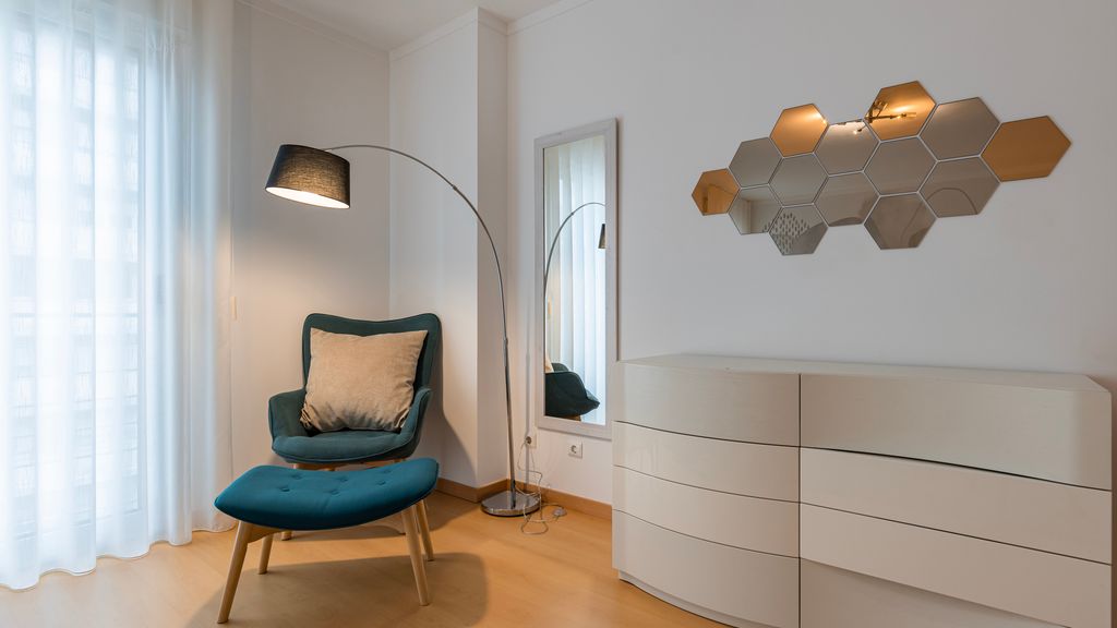 Charm 3BDR Apartment W/Balcony by LovelyStay