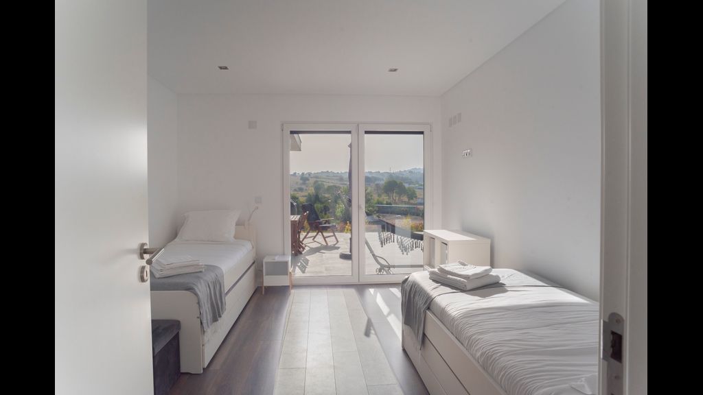 Amazing Sintra: Private Pool & Views by LovelyStay