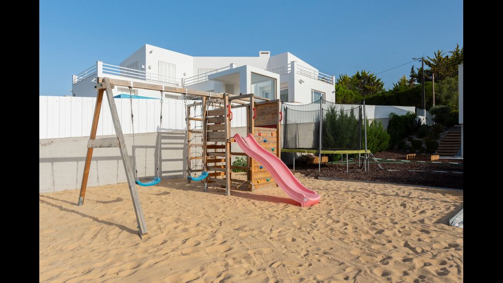 Amazing Sintra: Private Pool & Views by LovelyStay