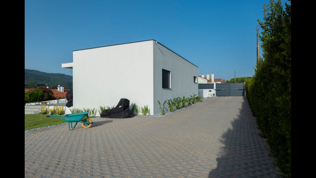 Amazing Sintra: Private Pool & Views by LovelyStay