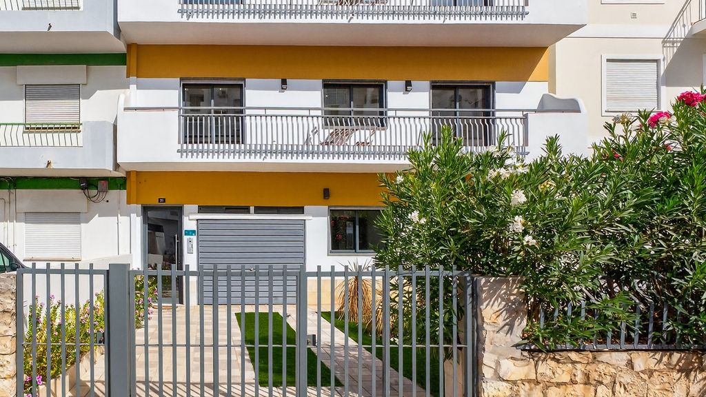 Loulé Sunny Retreat 2 by LovelyStay